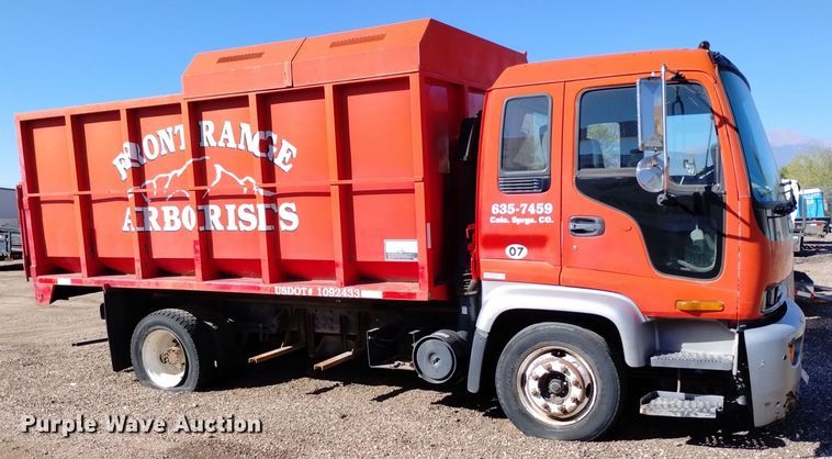 image for item DQ6182 1998 GMC T5500 chipper truck