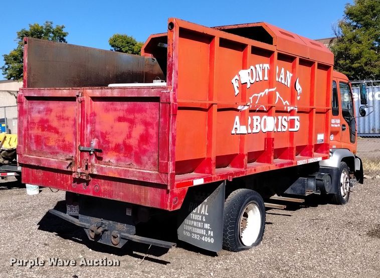 image for item DQ6182 1998 GMC T5500 chipper truck