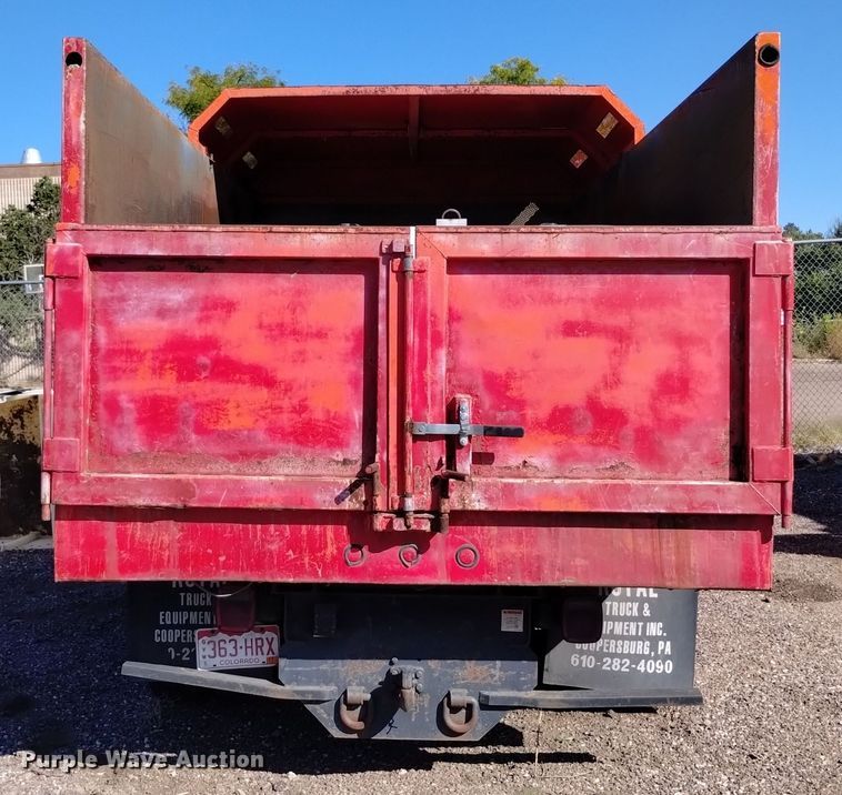 image for item DQ6182 1998 GMC T5500 chipper truck