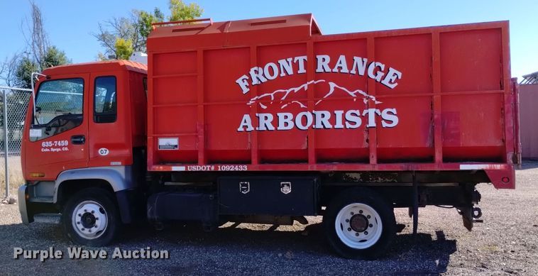 image for item DQ6182 1998 GMC T5500 chipper truck