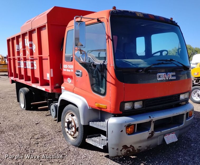 image for item DQ6182 1998 GMC T5500 chipper truck