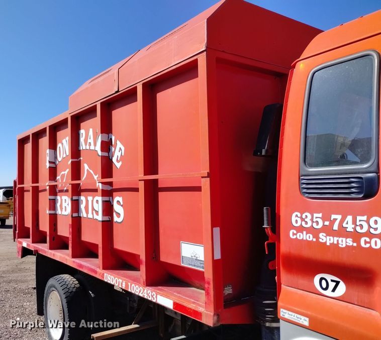 image for item DQ6182 1998 GMC T5500 chipper truck