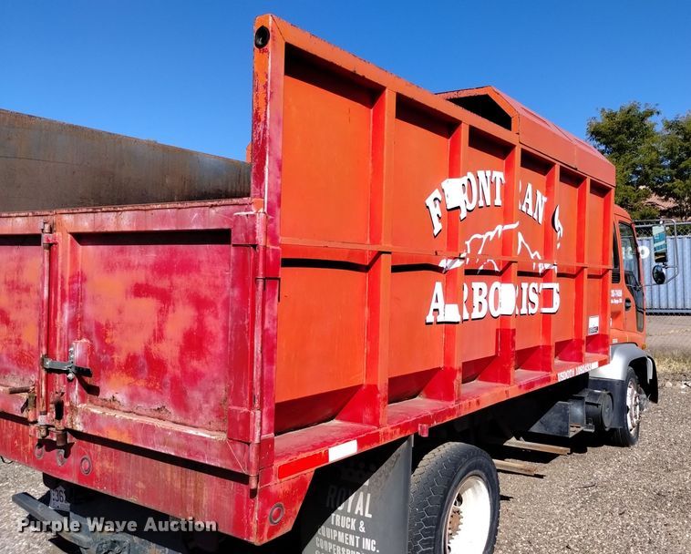 image for item DQ6182 1998 GMC T5500 chipper truck