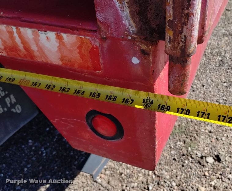 image for item DQ6182 1998 GMC T5500 chipper truck