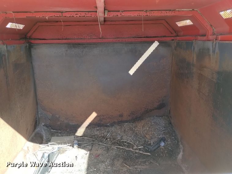 image for item DQ6182 1998 GMC T5500 chipper truck