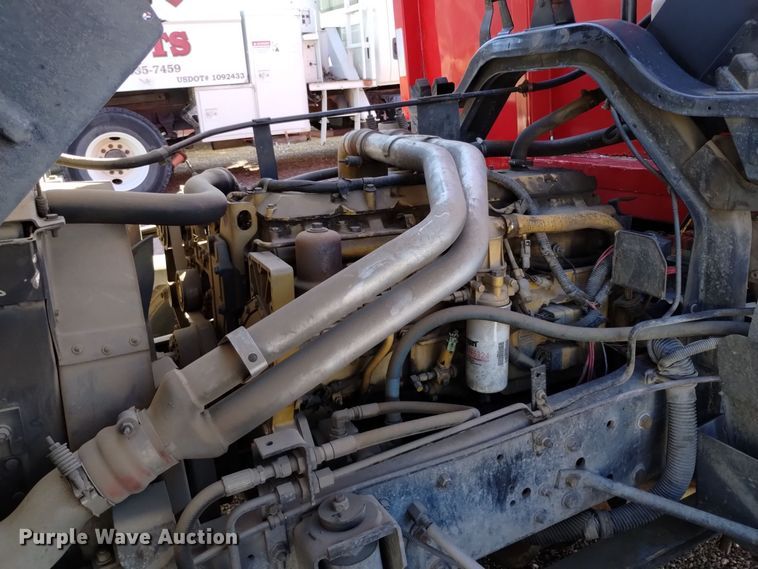 image for item DQ6182 1998 GMC T5500 chipper truck