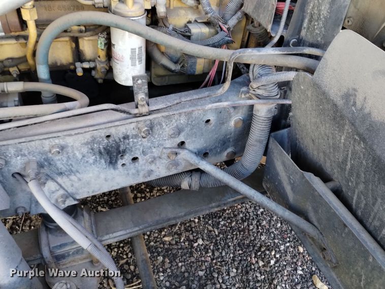 image for item DQ6182 1998 GMC T5500 chipper truck