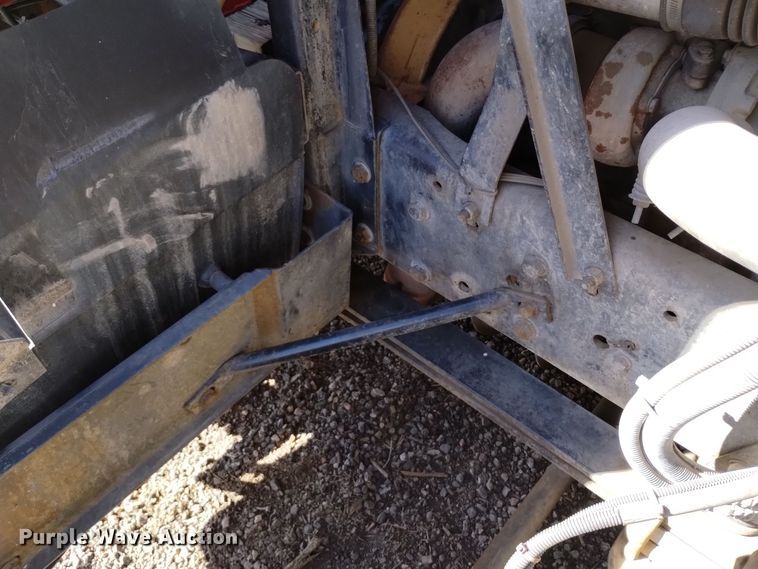 image for item DQ6182 1998 GMC T5500 chipper truck