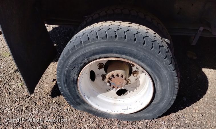 image for item DQ6182 1998 GMC T5500 chipper truck