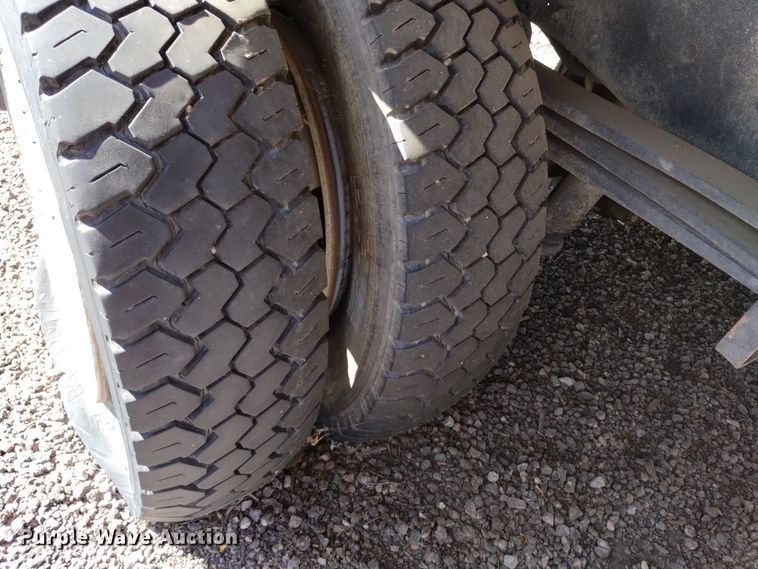 image for item DQ6182 1998 GMC T5500 chipper truck