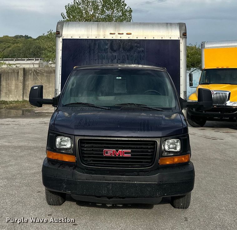 image for item DR2703 2012 GMC Magnavan box truck