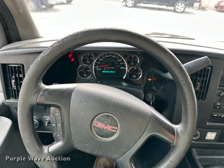 image for item DR2703 2012 GMC Magnavan box truck