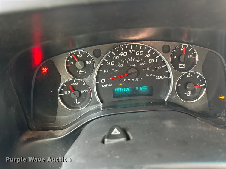 image for item DR2703 2012 GMC Magnavan box truck