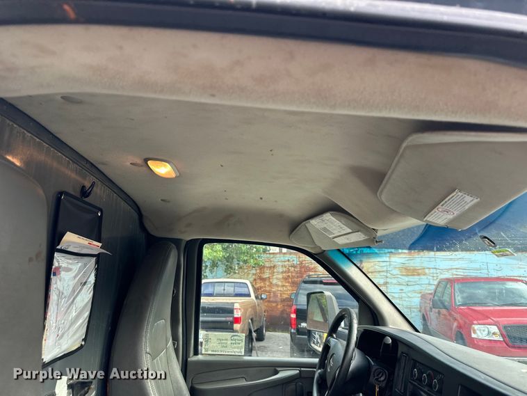 image for item DR2703 2012 GMC Magnavan box truck