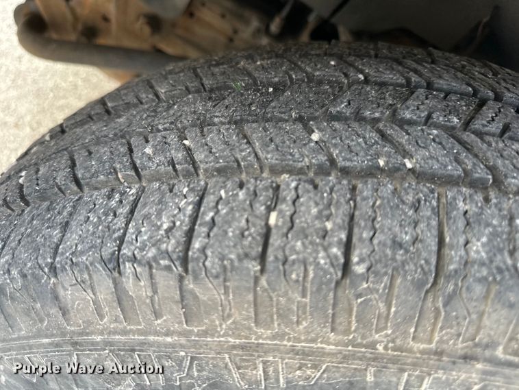 image for item DR2703 2012 GMC Magnavan box truck