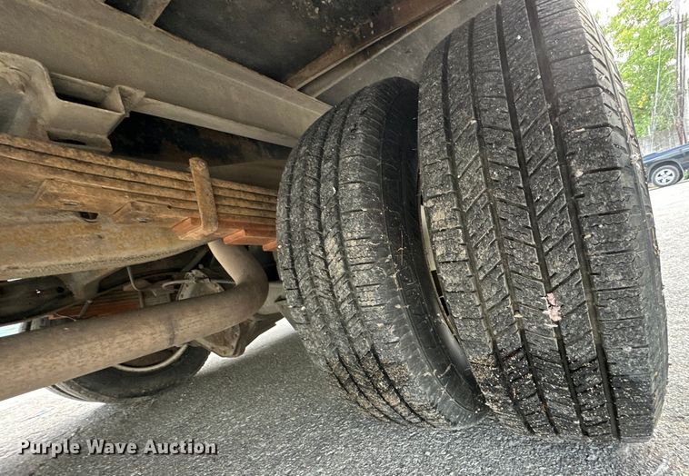 image for item DR2703 2012 GMC Magnavan box truck