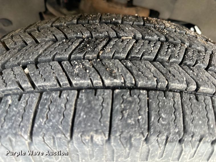 image for item DR2703 2012 GMC Magnavan box truck