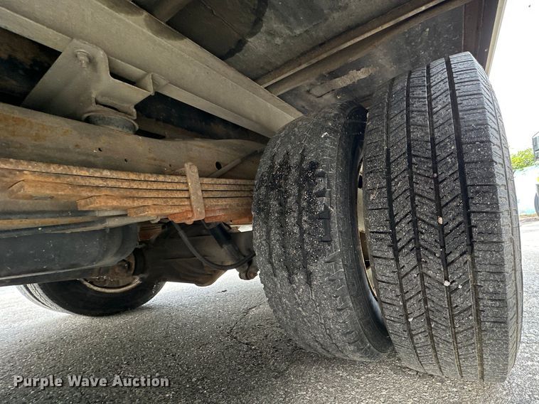 image for item DR2703 2012 GMC Magnavan box truck