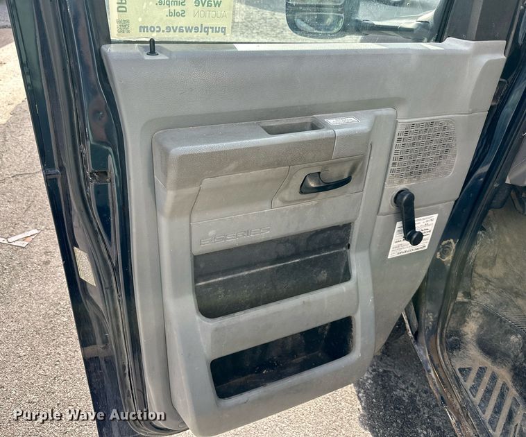 image for item DR2704 2012 Ford E350 Super Duty box truck