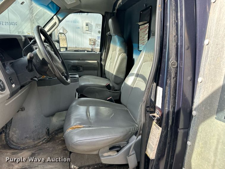 image for item DR2704 2012 Ford E350 Super Duty box truck