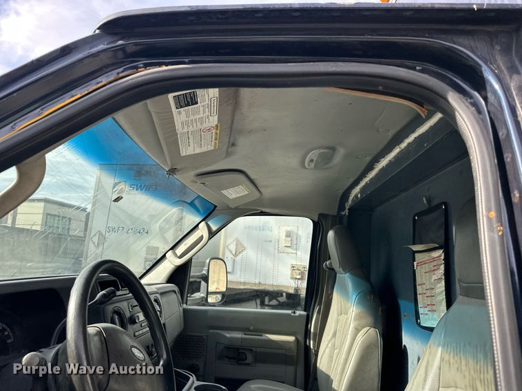 image for item DR2704 2012 Ford E350 Super Duty box truck