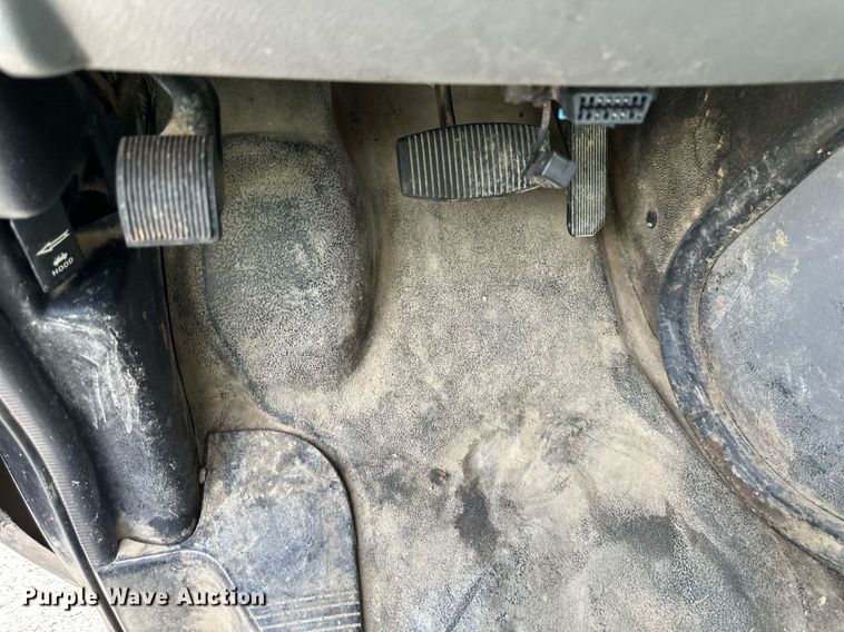 image for item DR2704 2012 Ford E350 Super Duty box truck