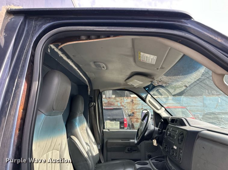 image for item DR2704 2012 Ford E350 Super Duty box truck