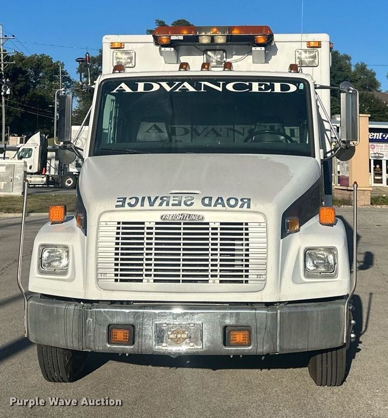 image for item DR2706 1994 Freightliner  Cascadia ambulance