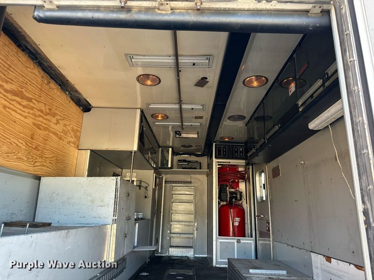 image for item DR2706 1994 Freightliner  Cascadia ambulance