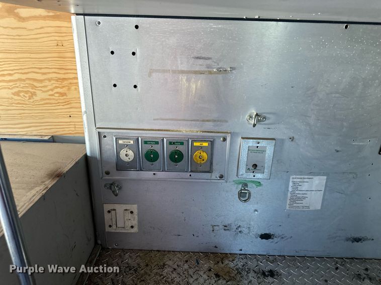 image for item DR2706 1994 Freightliner  Cascadia ambulance