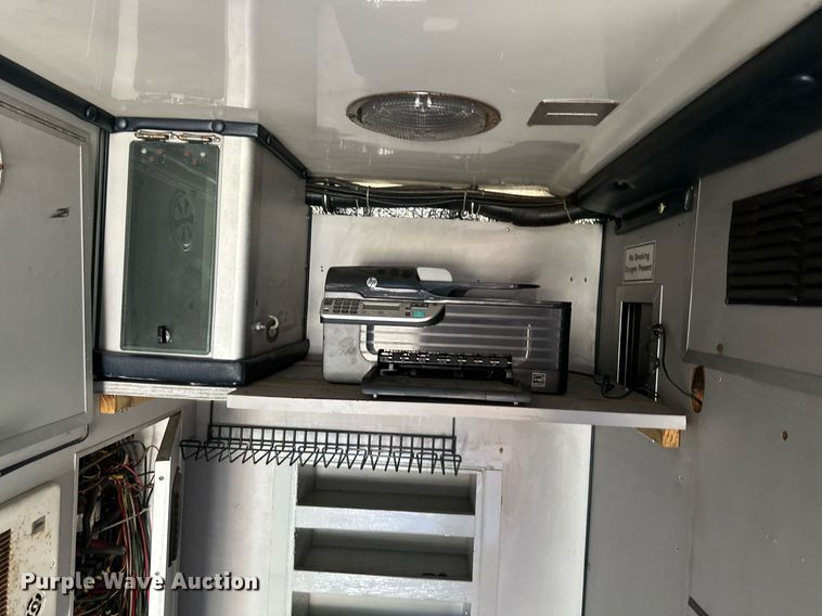 image for item DR2706 1994 Freightliner  Cascadia ambulance