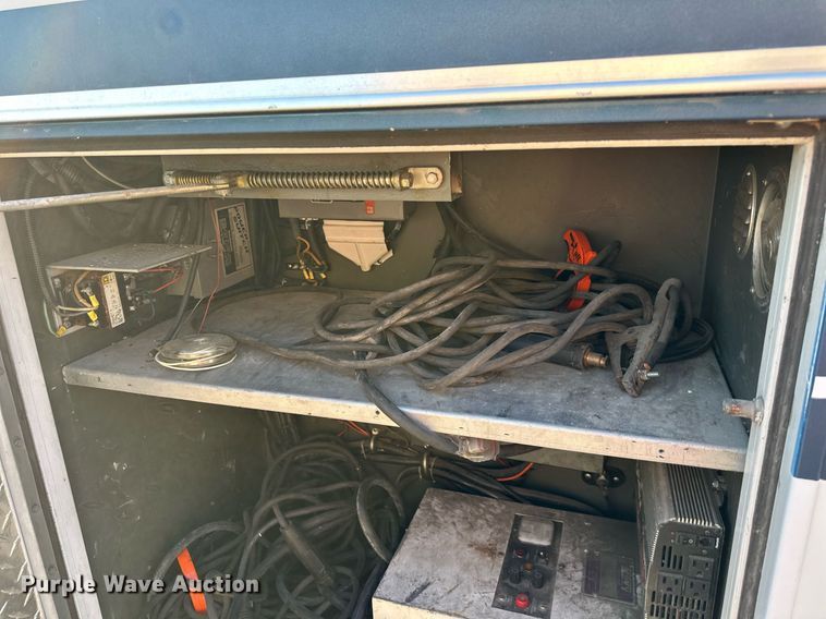 image for item DR2706 1994 Freightliner  Cascadia ambulance