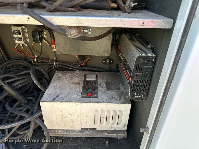 image for item DR2706 1994 Freightliner  Cascadia ambulance