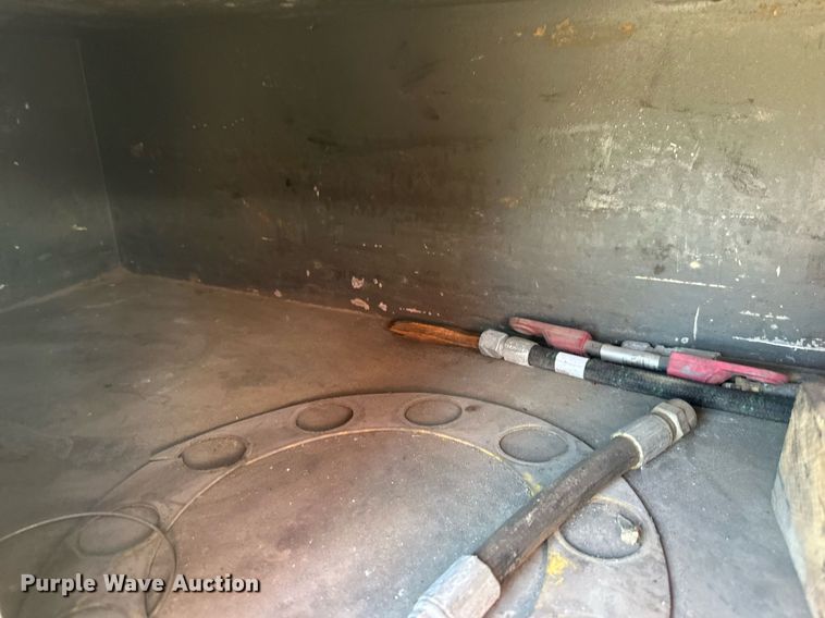 image for item DR2706 1994 Freightliner  Cascadia ambulance