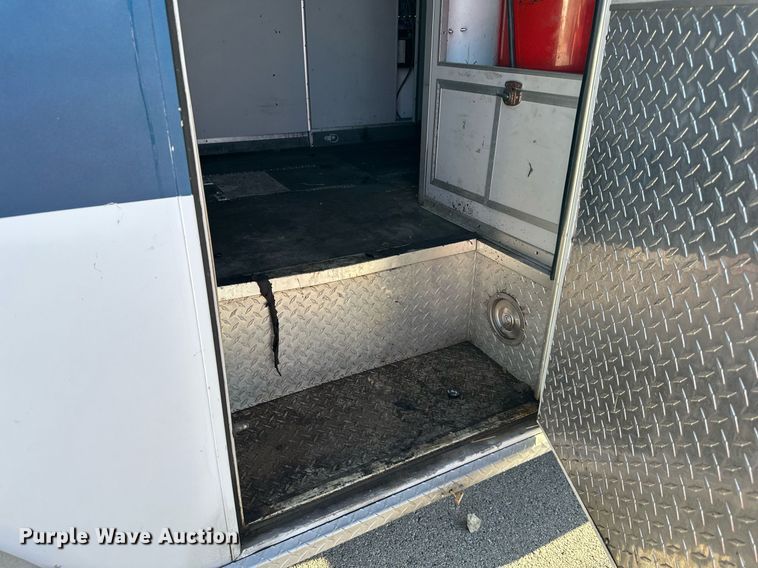 image for item DR2706 1994 Freightliner  Cascadia ambulance