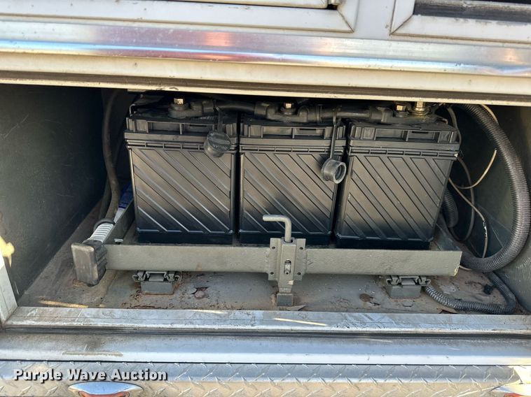 image for item DR2706 1994 Freightliner  Cascadia ambulance