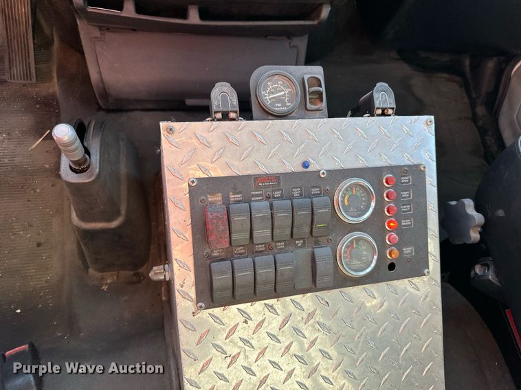 image for item DR2706 1994 Freightliner  Cascadia ambulance