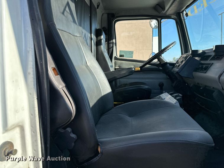 image for item DR2706 1994 Freightliner  Cascadia ambulance