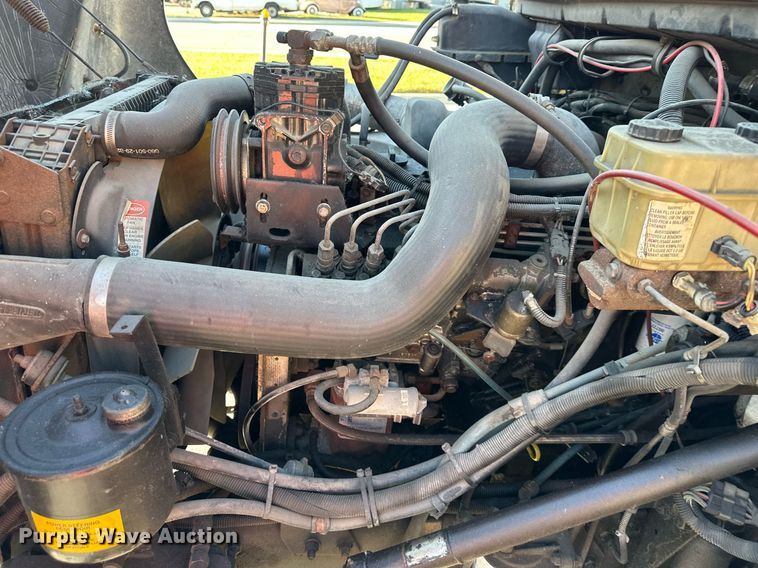 image for item DR2706 1994 Freightliner  Cascadia ambulance