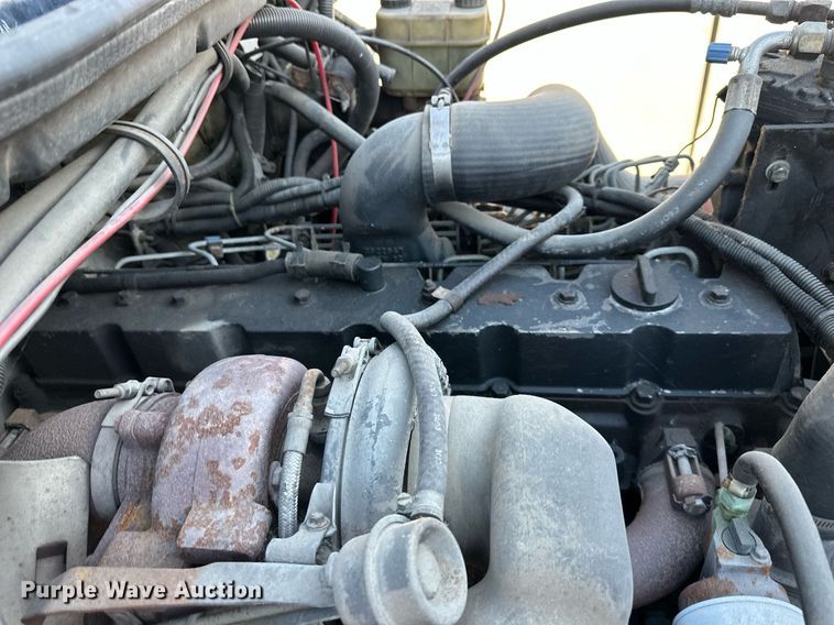 image for item DR2706 1994 Freightliner  Cascadia ambulance