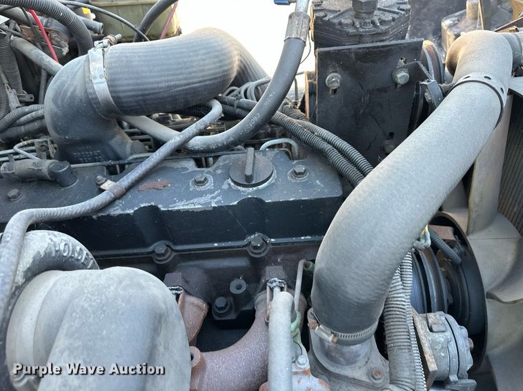 image for item DR2706 1994 Freightliner  Cascadia ambulance