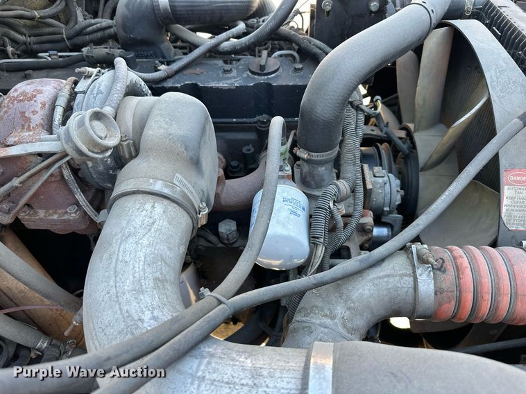 image for item DR2706 1994 Freightliner  Cascadia ambulance