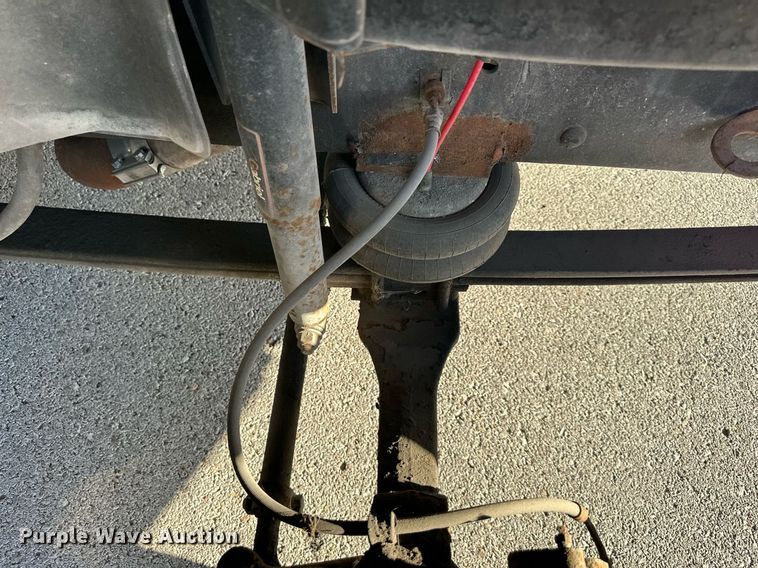 image for item DR2706 1994 Freightliner  Cascadia ambulance