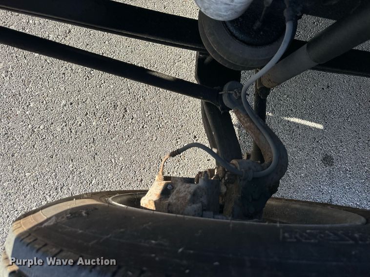 image for item DR2706 1994 Freightliner  Cascadia ambulance