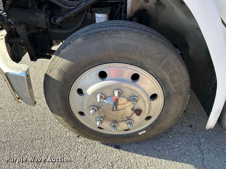 image for item DR2706 1994 Freightliner  Cascadia ambulance