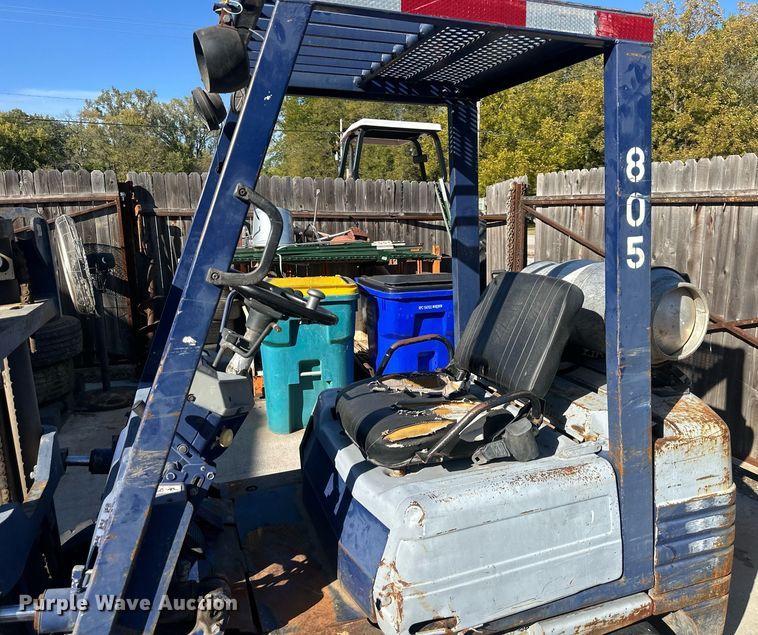 image for item DR2718 Komatsu FG25S-11 forklift