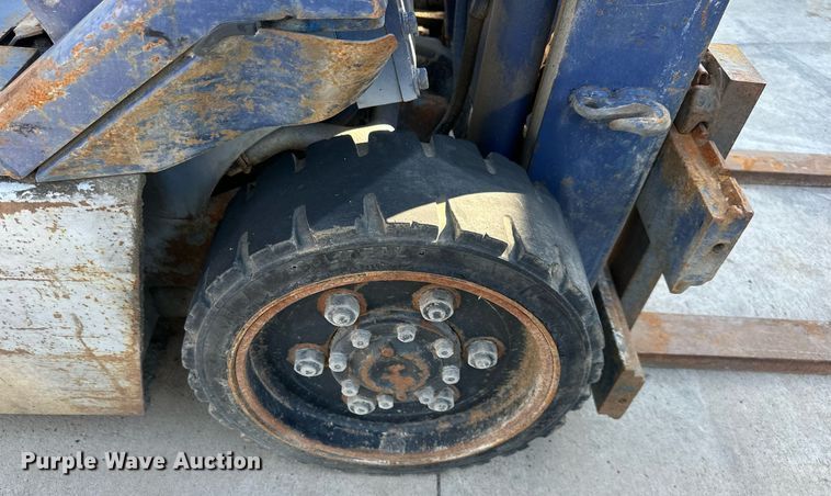 image for item DR2718 Komatsu FG25S-11 forklift