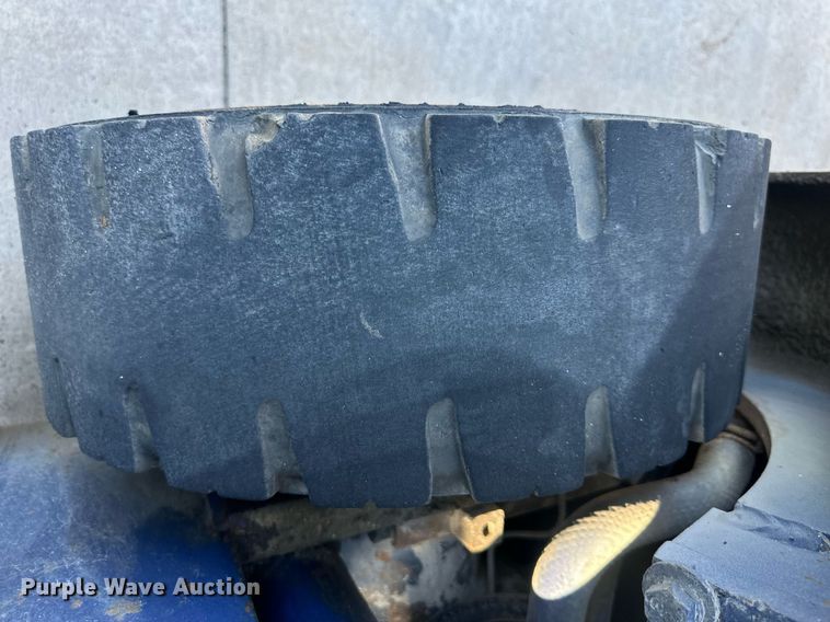 image for item DR2718 Komatsu FG25S-11 forklift