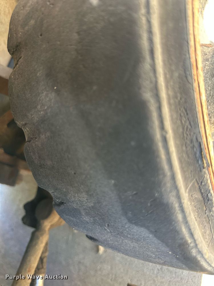 image for item DR2718 Komatsu FG25S-11 forklift