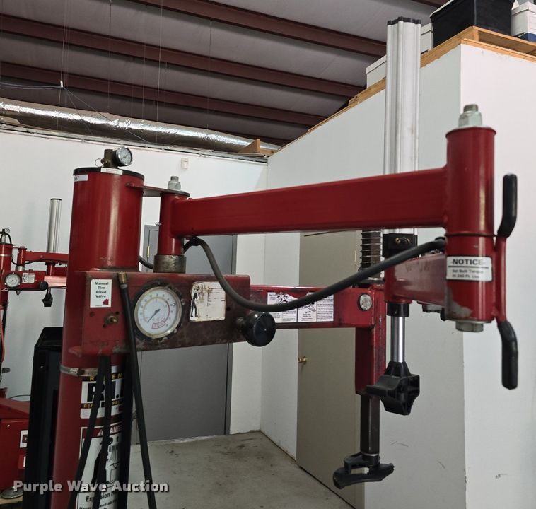 image for item DS4844 Coats Rim Clamp X Series 70X-AH-3 tire machine